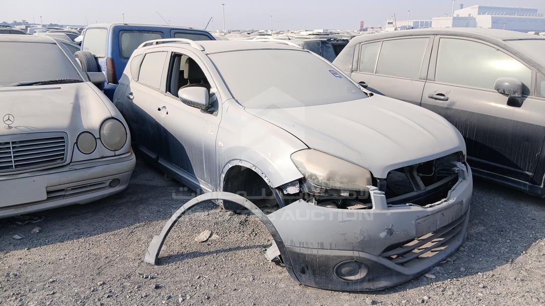2012 Nissan Qashqai — Front Right Angle — Photo 9
