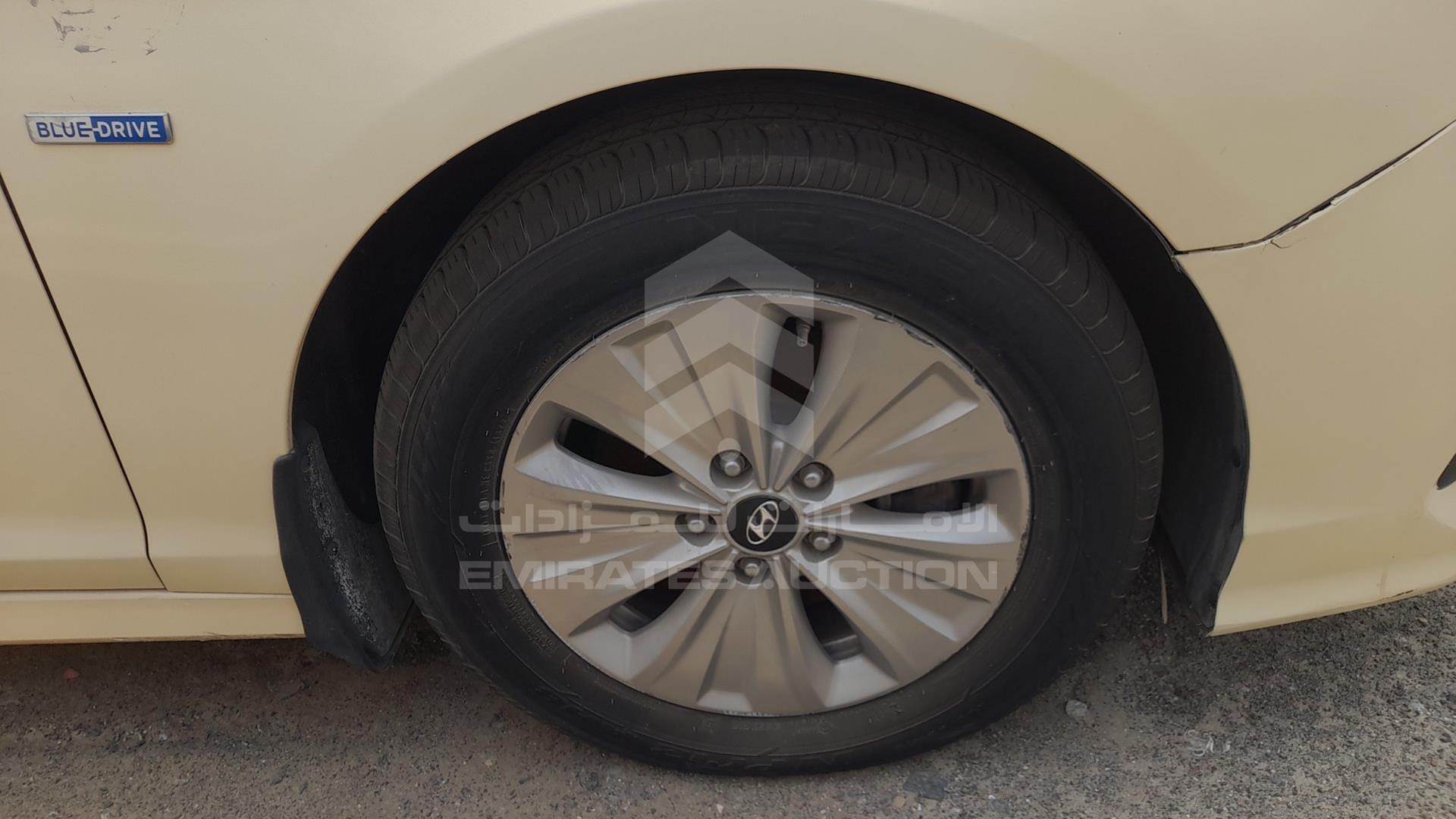 2018 HYUNDAI SONATA VIN: KMHE24131JA081968
