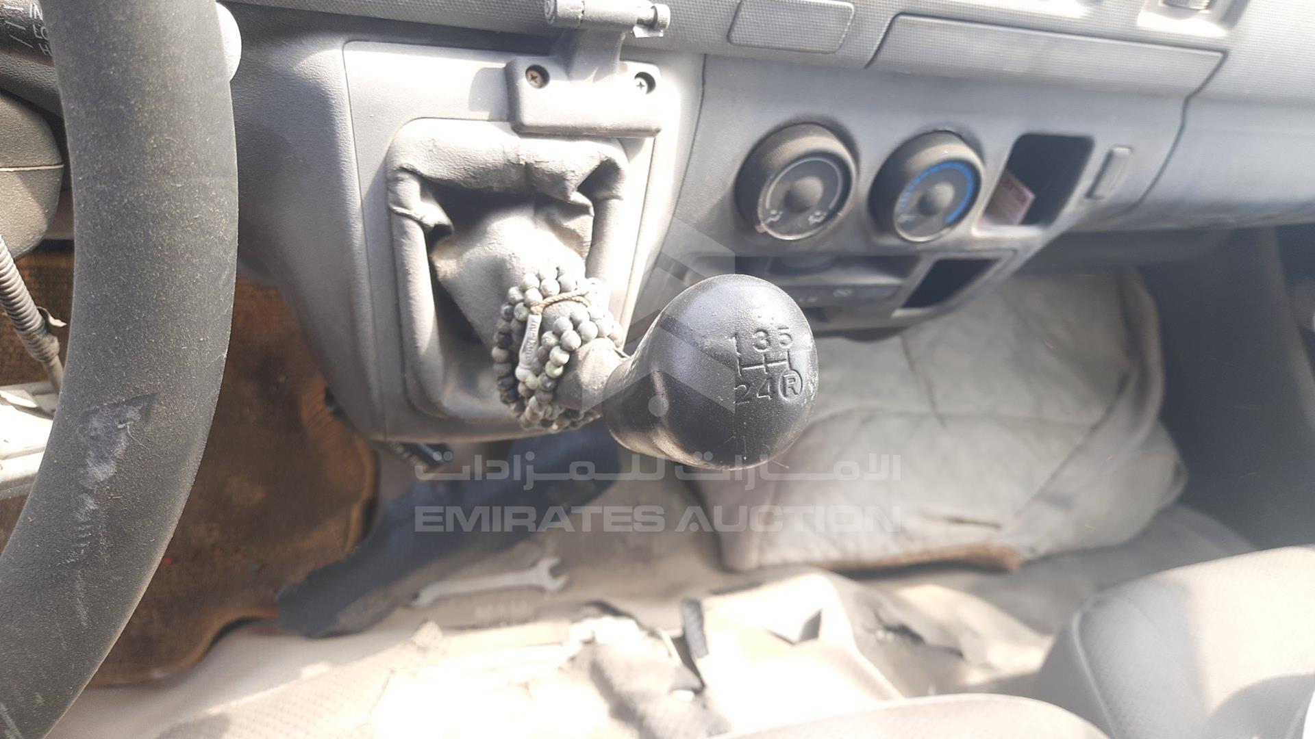 2006 TOYOTA HIACE VIN: JTFHX02P860005682
