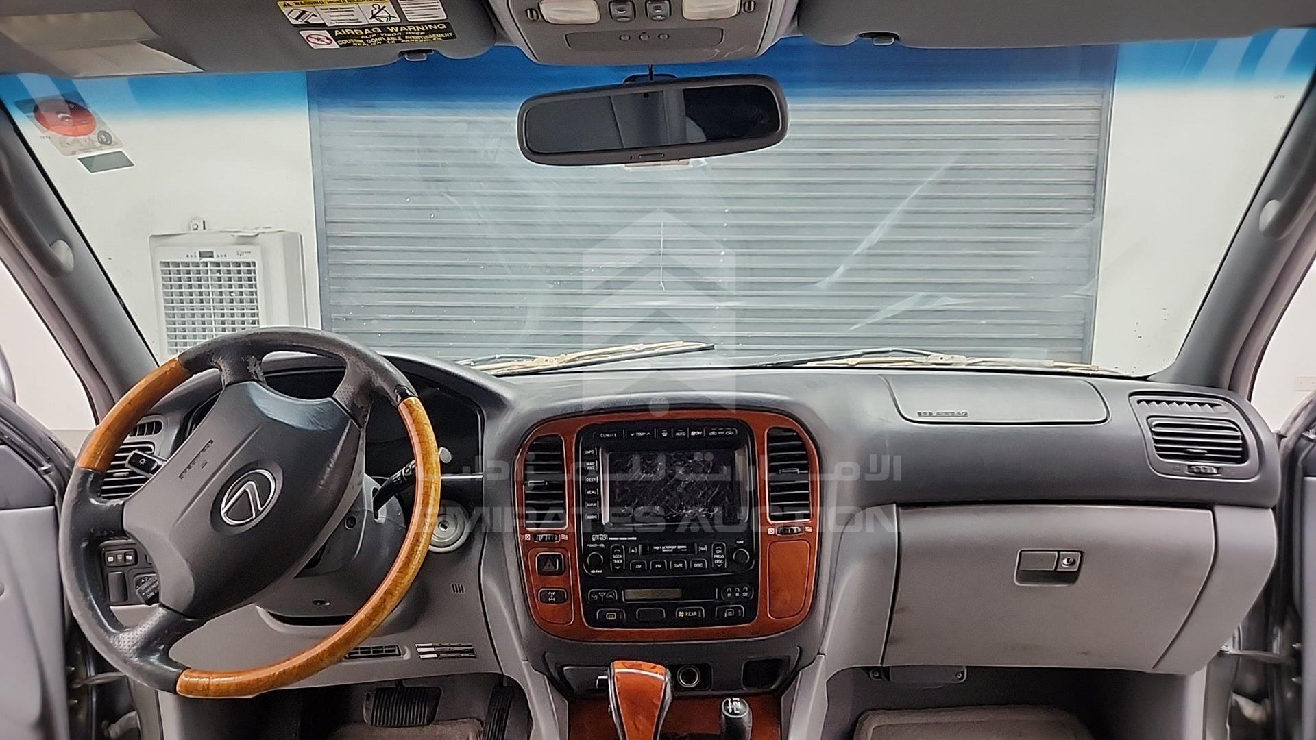 2002 LEXUS LX 470 VIN: JTJHT00W423515791