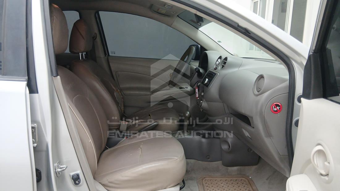 نيسان صني 2013 — زاوية الراكب الأمامي للمقعد — صورة 28