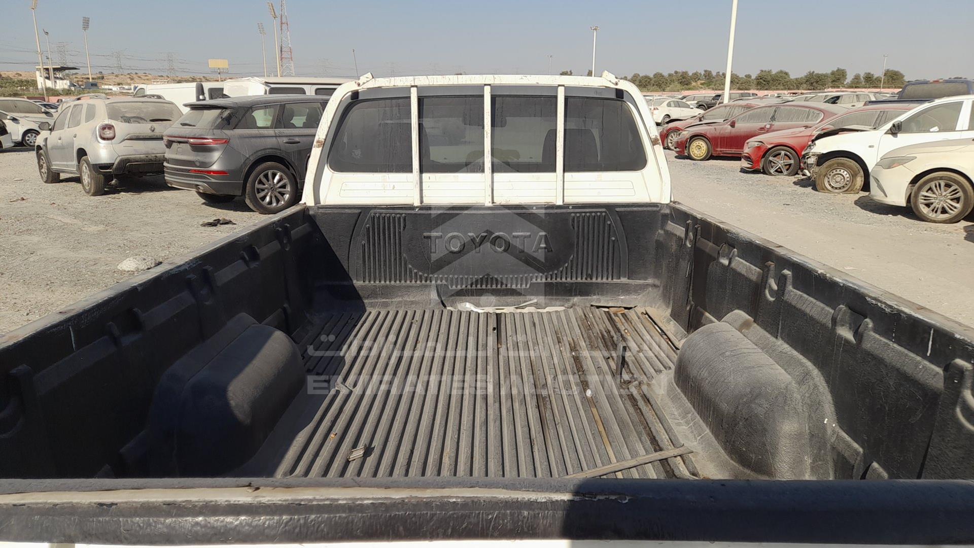 2014 TOYOTA HILUX VIN: MR0CX12G2E0121310