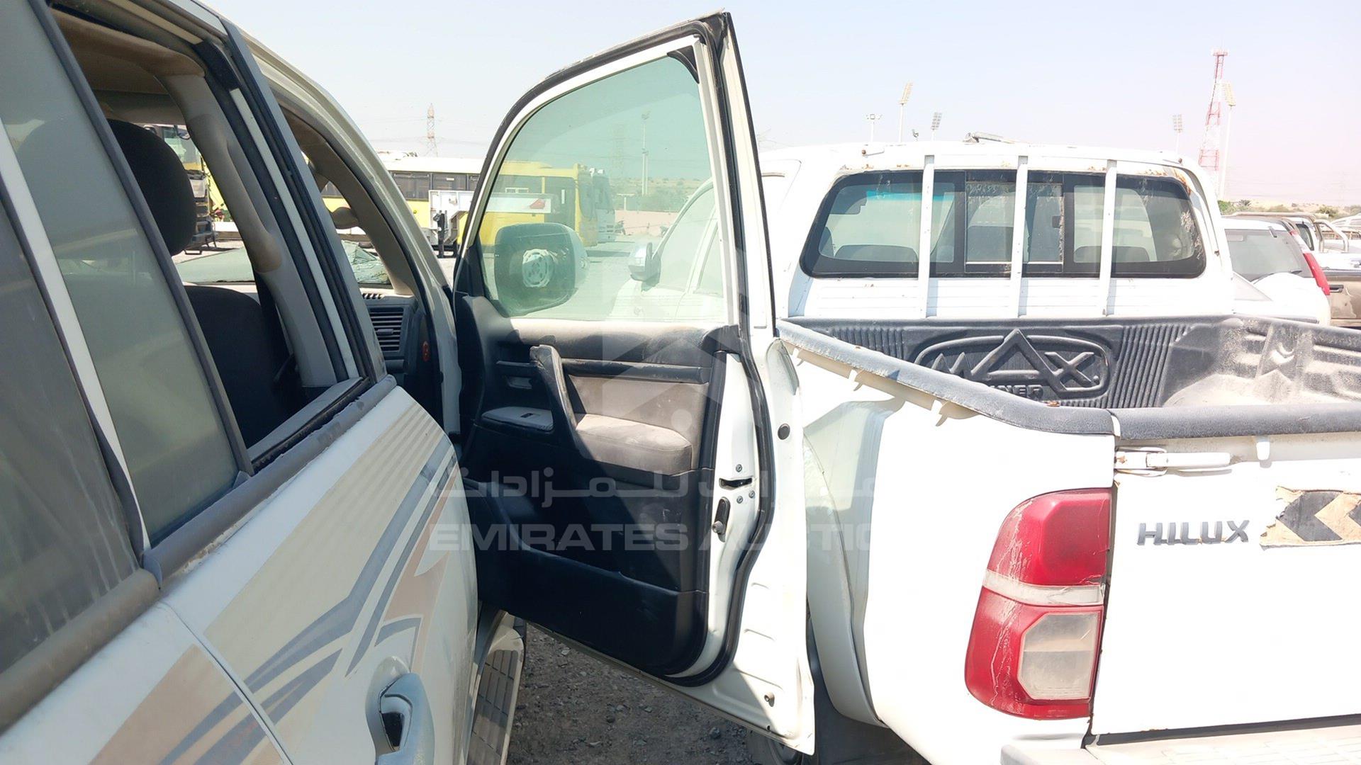 2009 TOYOTA LAND CRUISER VIN: JTMDU09J494018850