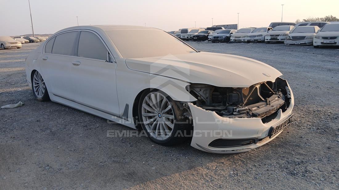 2017 BMW 730 — Front Right Angle — Photo 11