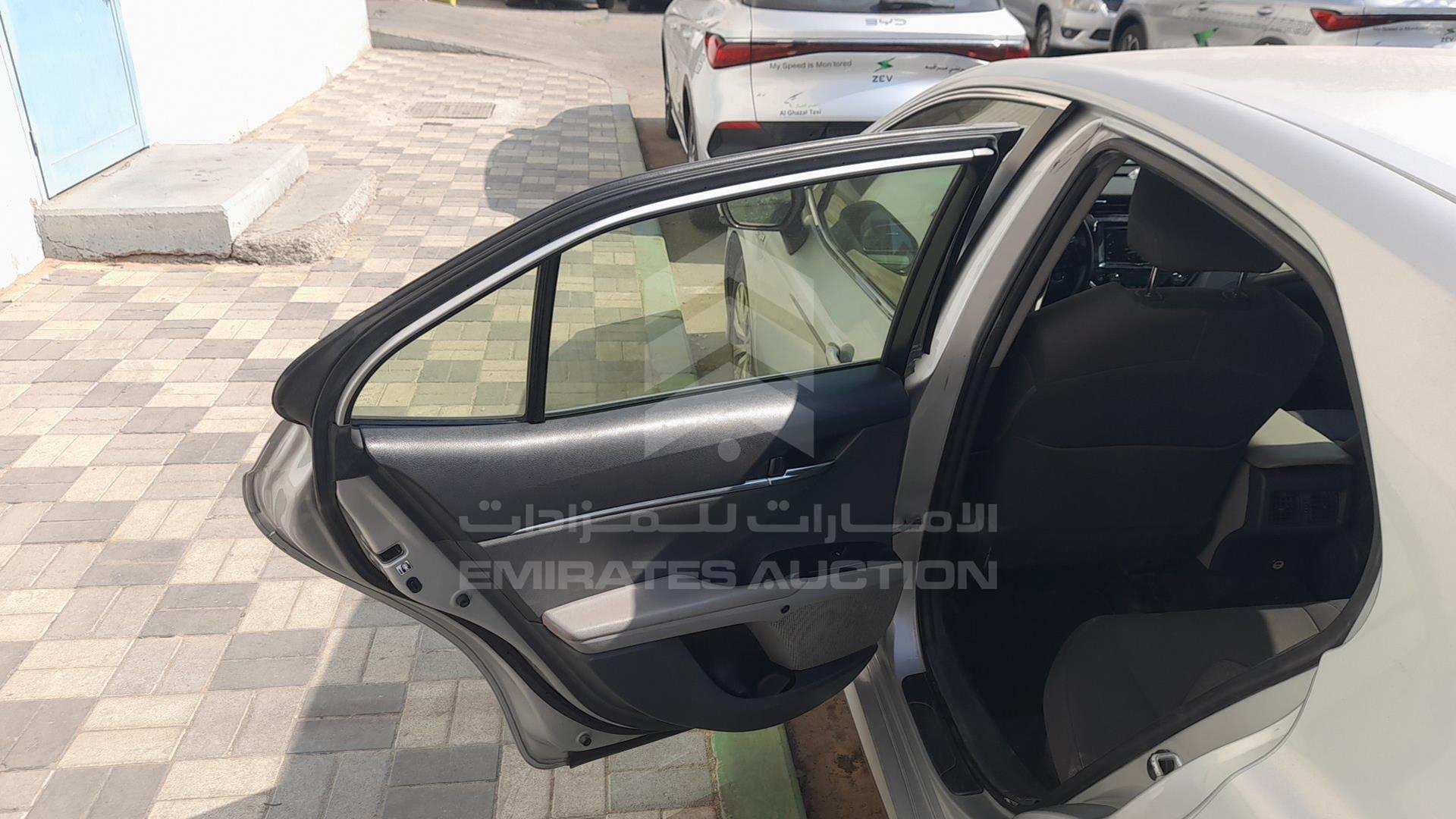 2019 TOYOTA CAMRY VIN: JTNB29HK0K3020128