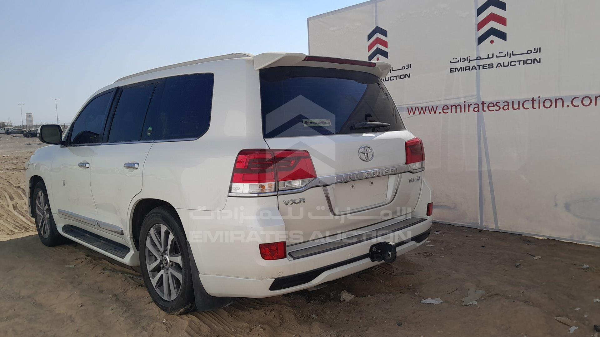 2017 TOYOTA LAND CRUISER VIN: JTMHY05J0H4057056