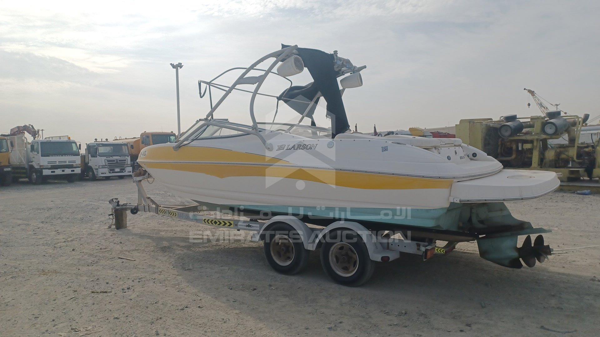 0 BOAT + TROLLEY --- VIN: USLAR86239I708