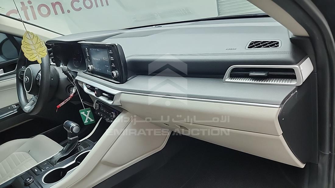 كيا كي 5 2021 — زاوية واجهة الراكب الأمامي الأيمن — صورة 26