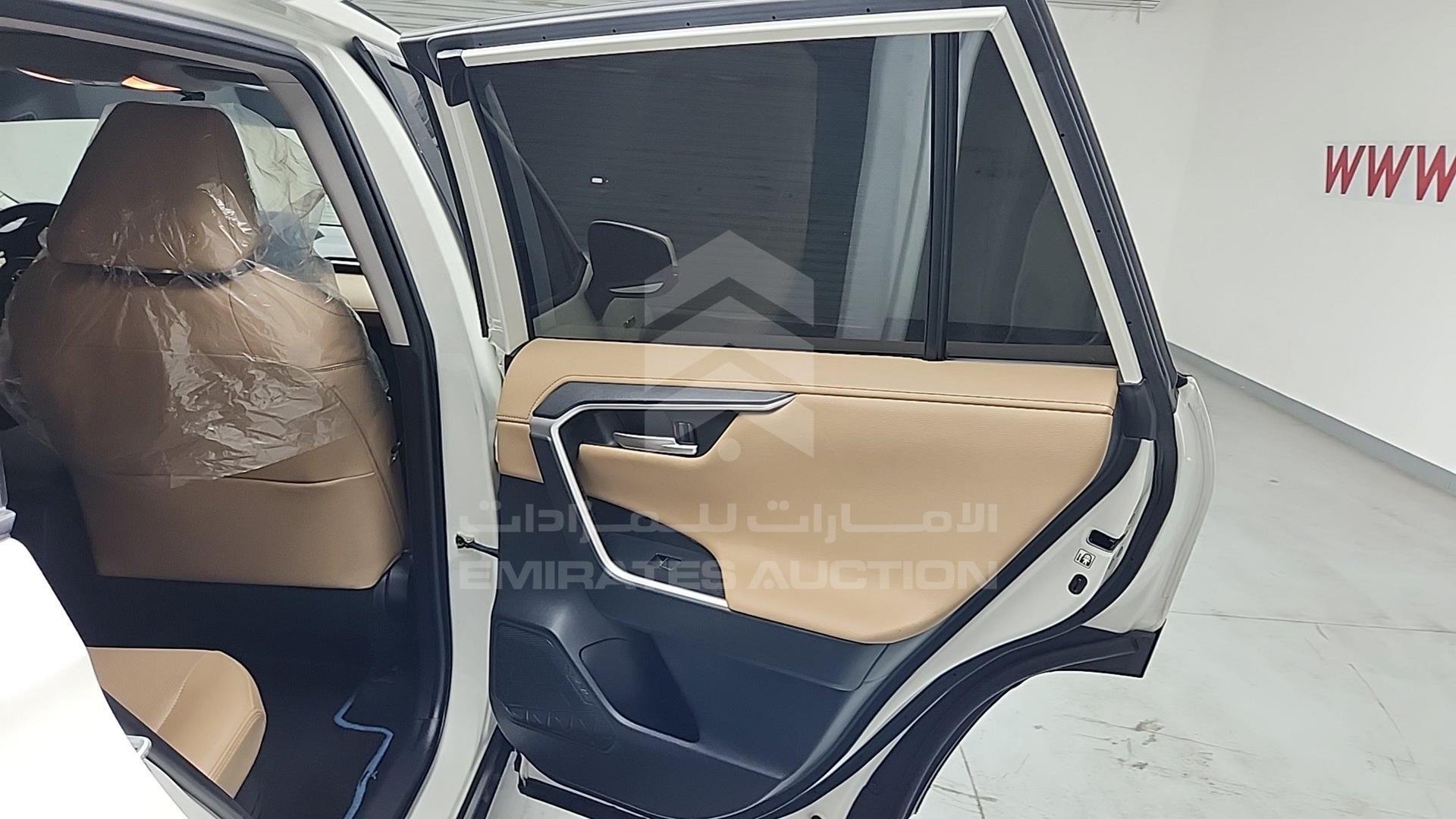 2019 TOYOTA RAV-4 VIN: JTMDW3FV6KD516671