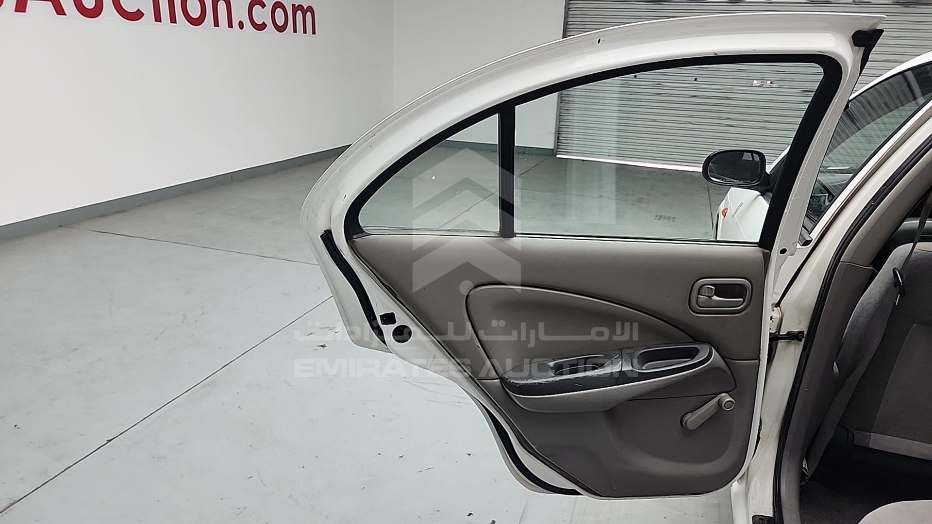 2003 NISSAN SUNNY VIN: JN1FN61S53W008582