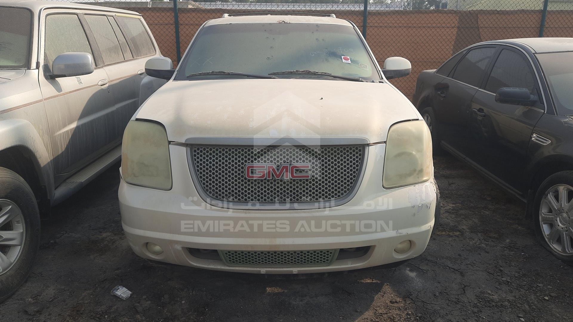 2011 GMC YUKON VIN: 1GKS27EF7BR372236