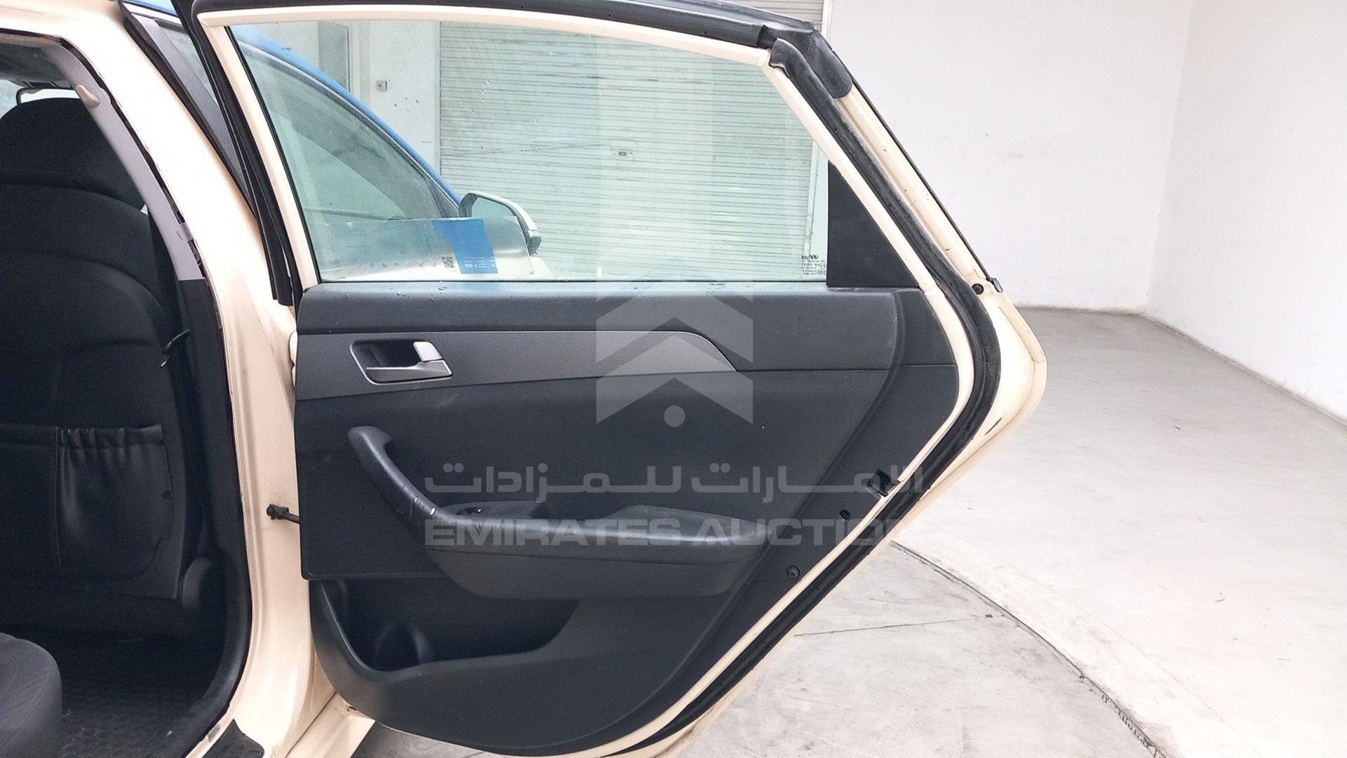 2019 HYUNDAI SONATA HYBRID VIN: KMHE24137KA093091