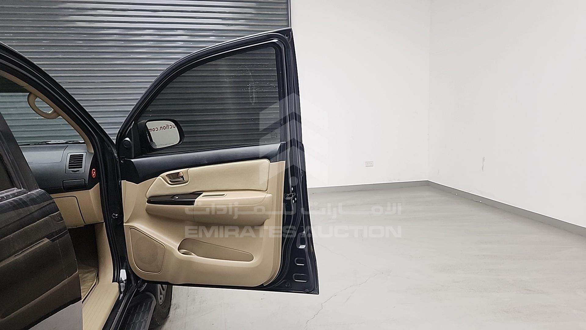 2014 TOYOTA FORTUNER VIN: MHFYU59G2E7034786