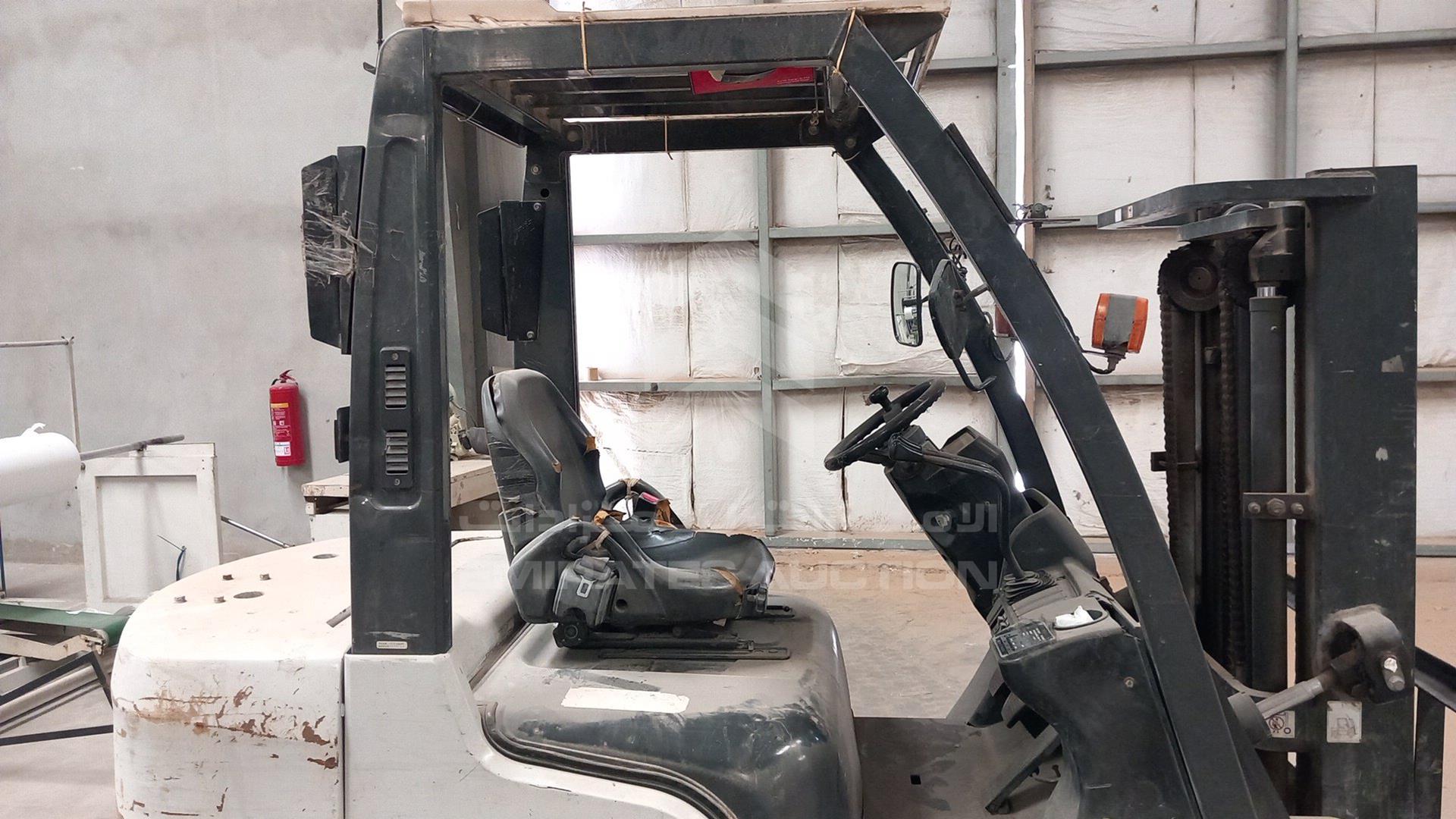 0 NISSAN FORKLIFT VIN: NP1F2-00310