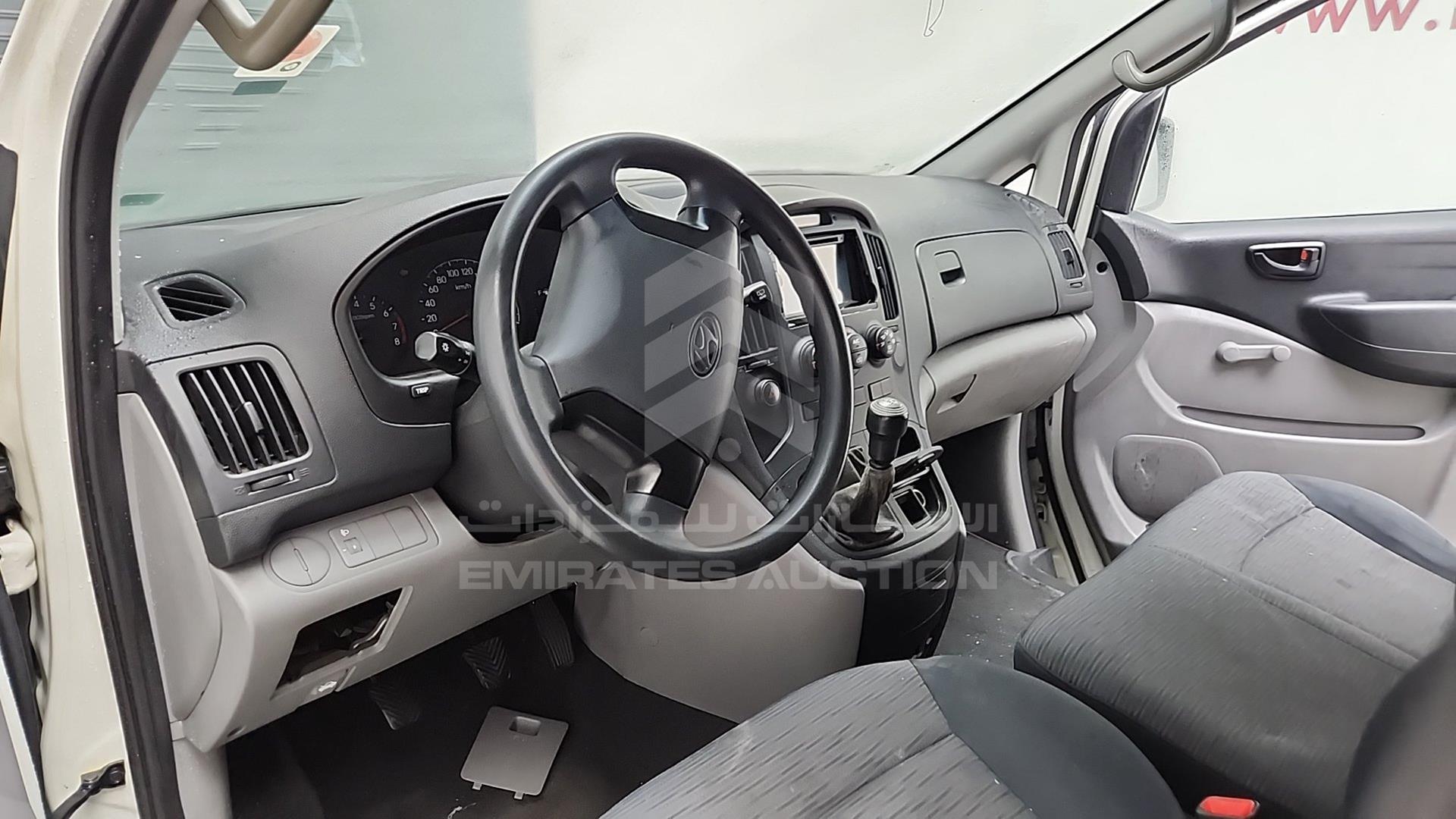 2012 HYUNDAI H1 VIN: KMHWG81R8CU364919