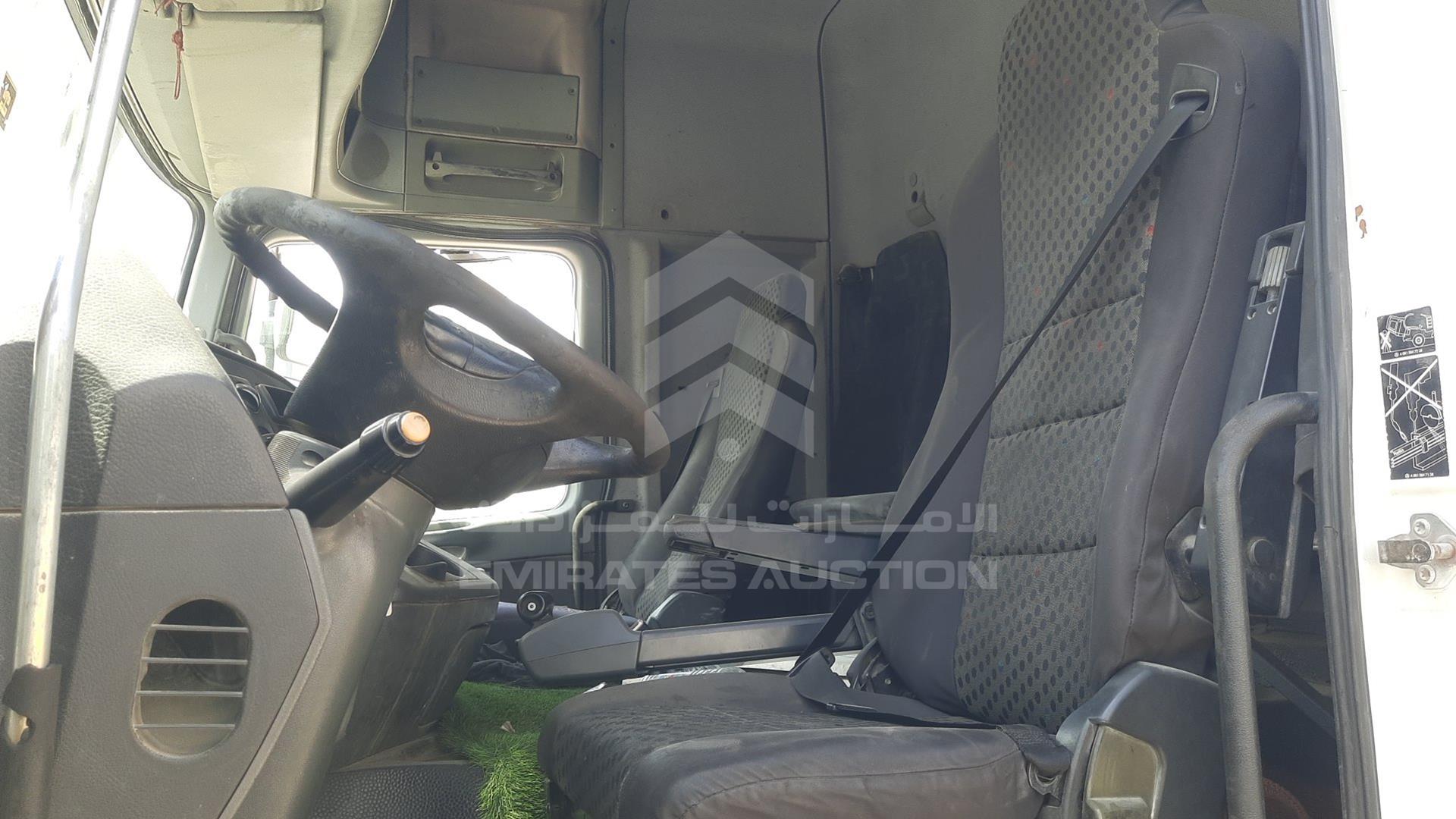 2007 MERCEDES ACTROS VIN: WDAKHCAA77L185816