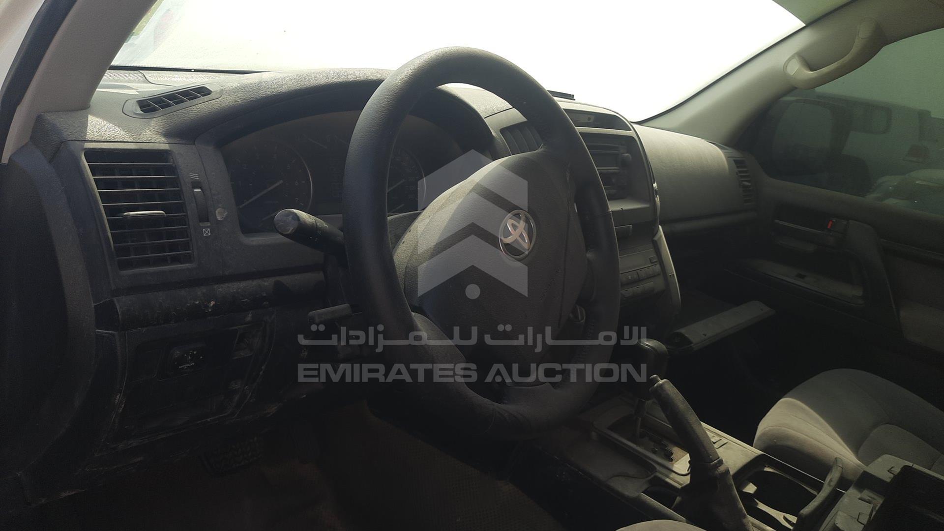 2011 TOYOTA LAND CRUISER VIN: JTMDU09J5B4034836