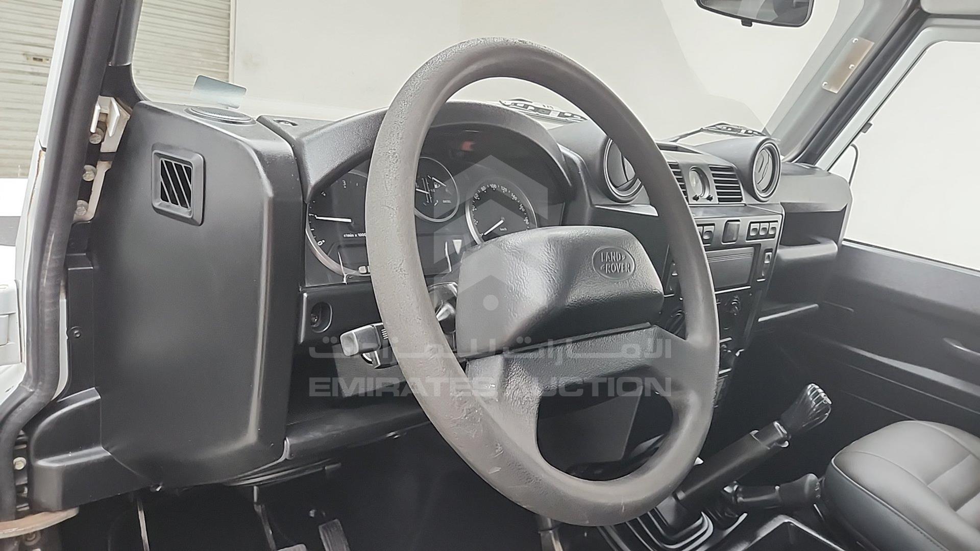 2011 LAND ROVER DEFENDER VIN: SALLDVBS8BA405450