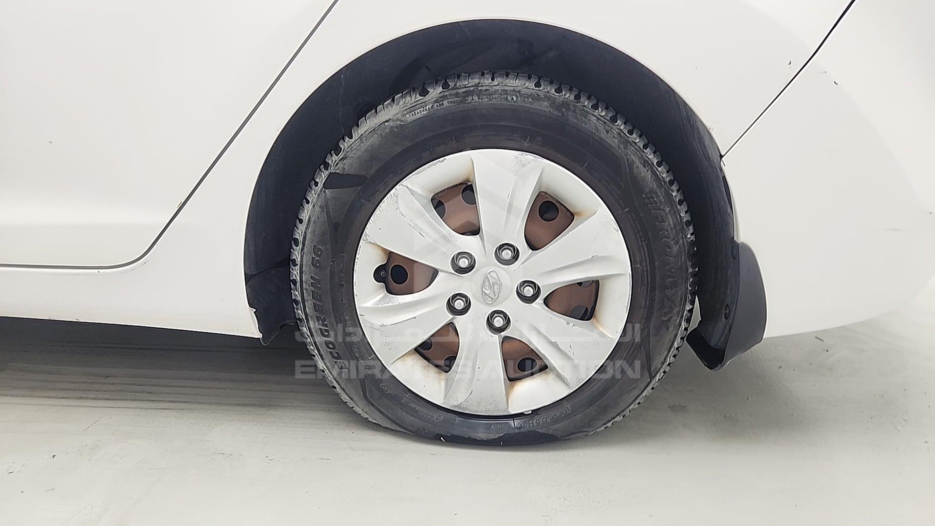 2014 HYUNDAI ELANTRA VIN: KMHDG41C6EU854824
