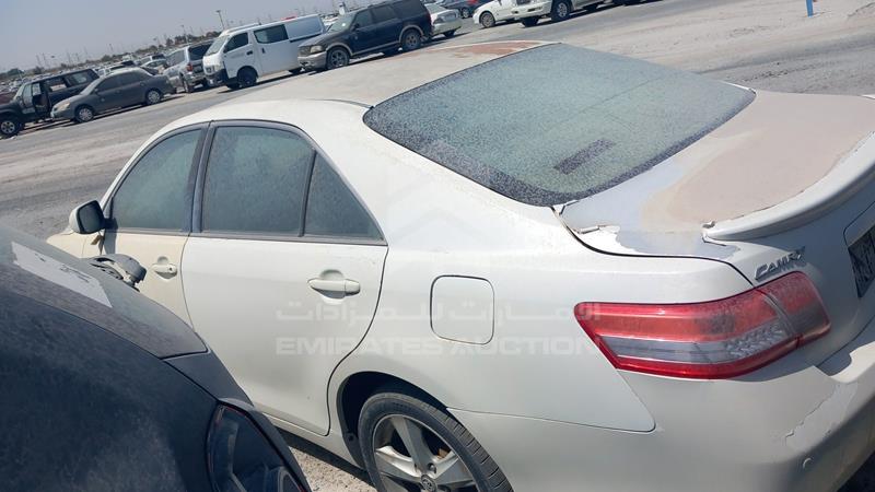 6T1BE42K8BX744228 Auction: EmiratesAuction Lot: 408520 6T1BE42K8BX744228 Toyota Camry 2011 WHITE Photo 8
