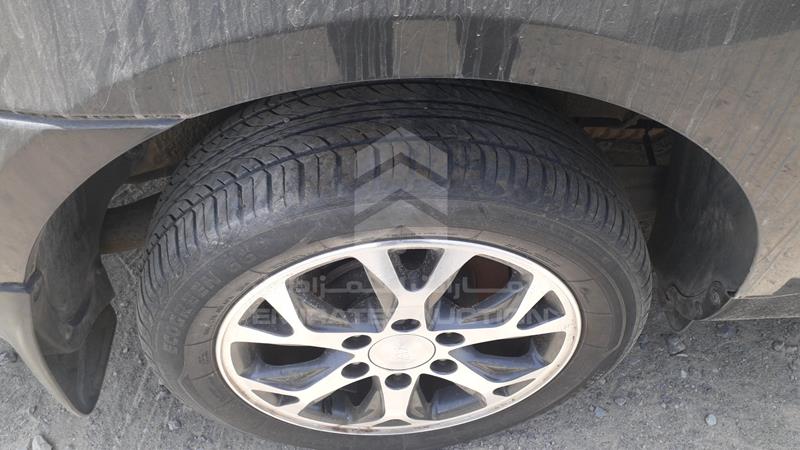 KNAMH817XF6582700 Auction: EmiratesAuction Lot: 405841 KNAMH817XF6582700 Kia Carnival 2015 GREY Photo 34