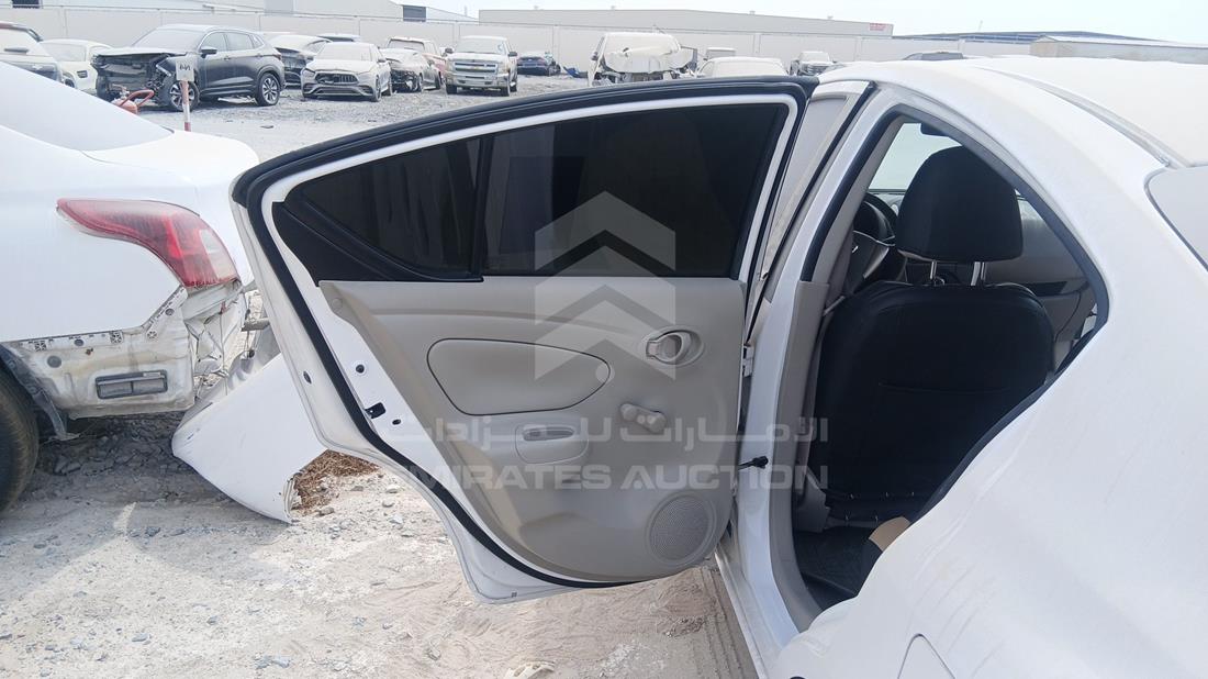 نيسان صني 2025 — الباب الخلفي الأيسر — صورة 19
