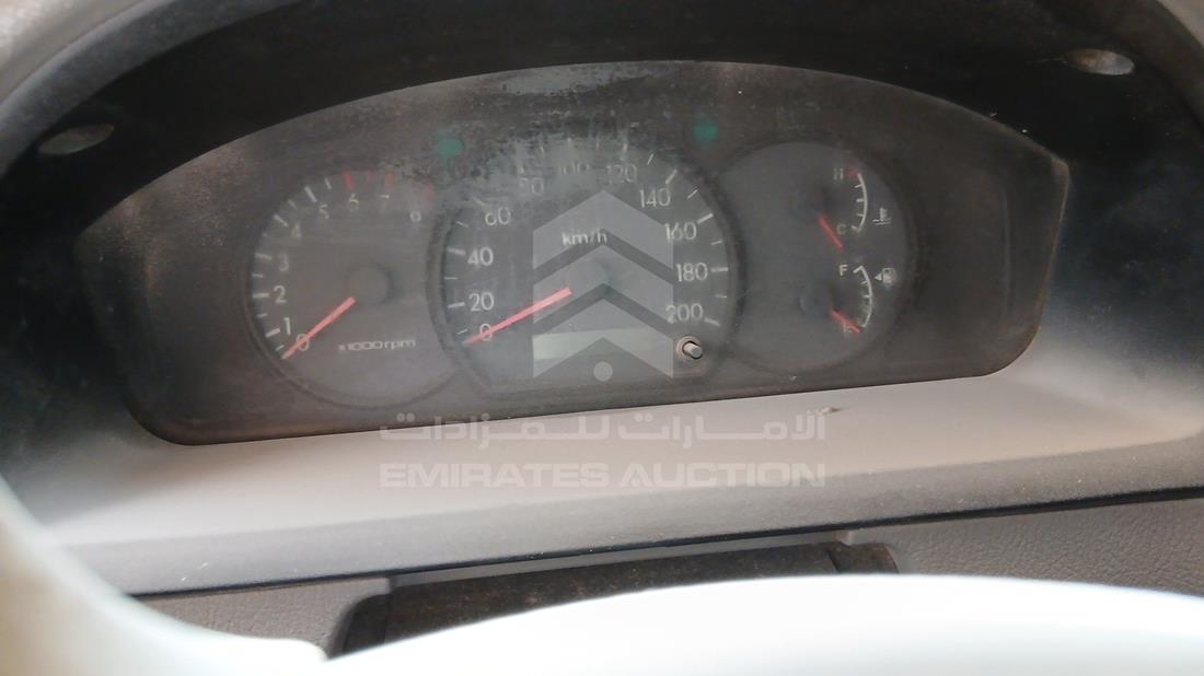 2005 Kia Rio — Speedometer & RPM Gauges — Photo 14