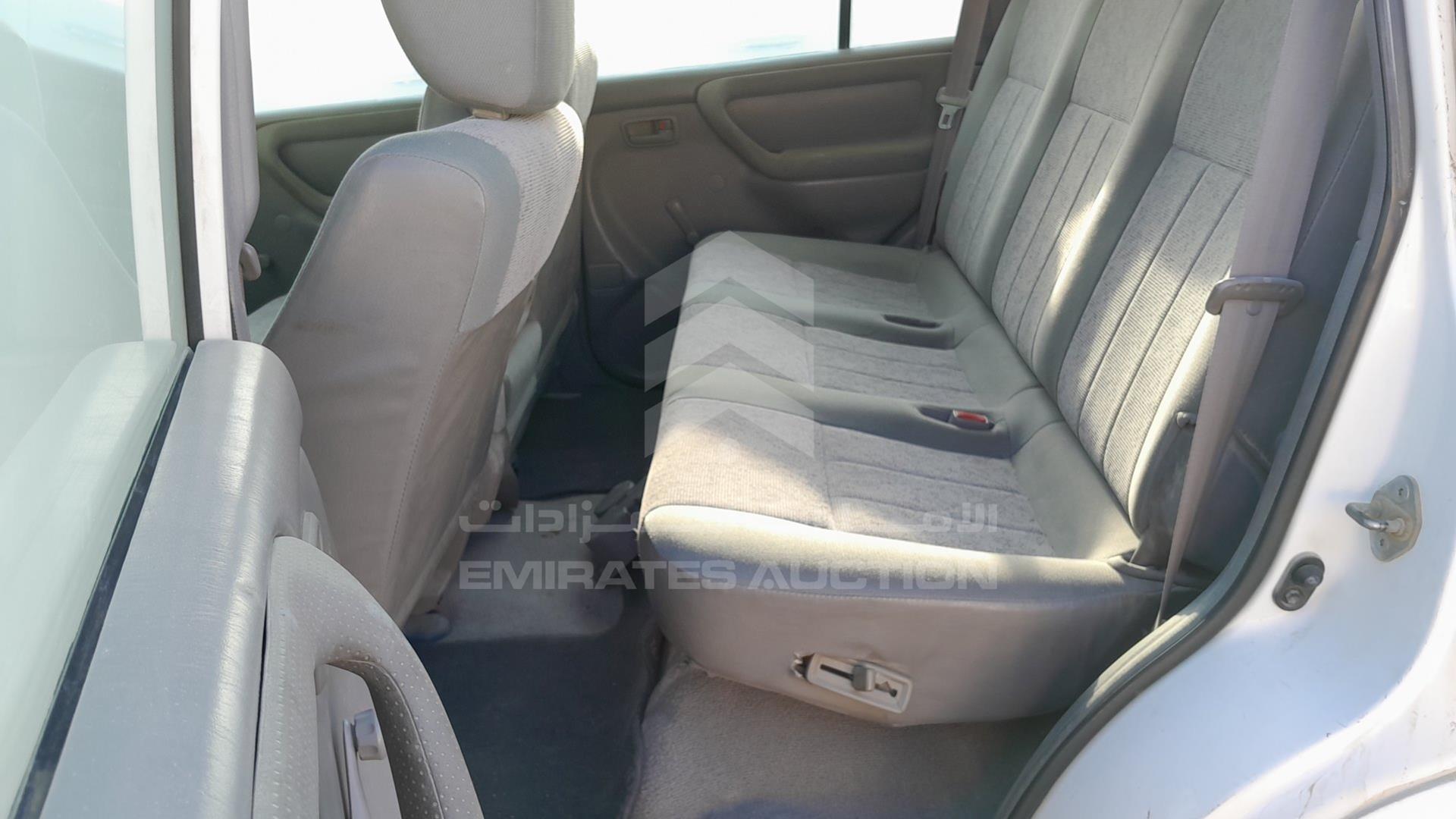 2003 TOYOTA LAND CRUISER VIN: JTGHJ01J633003935