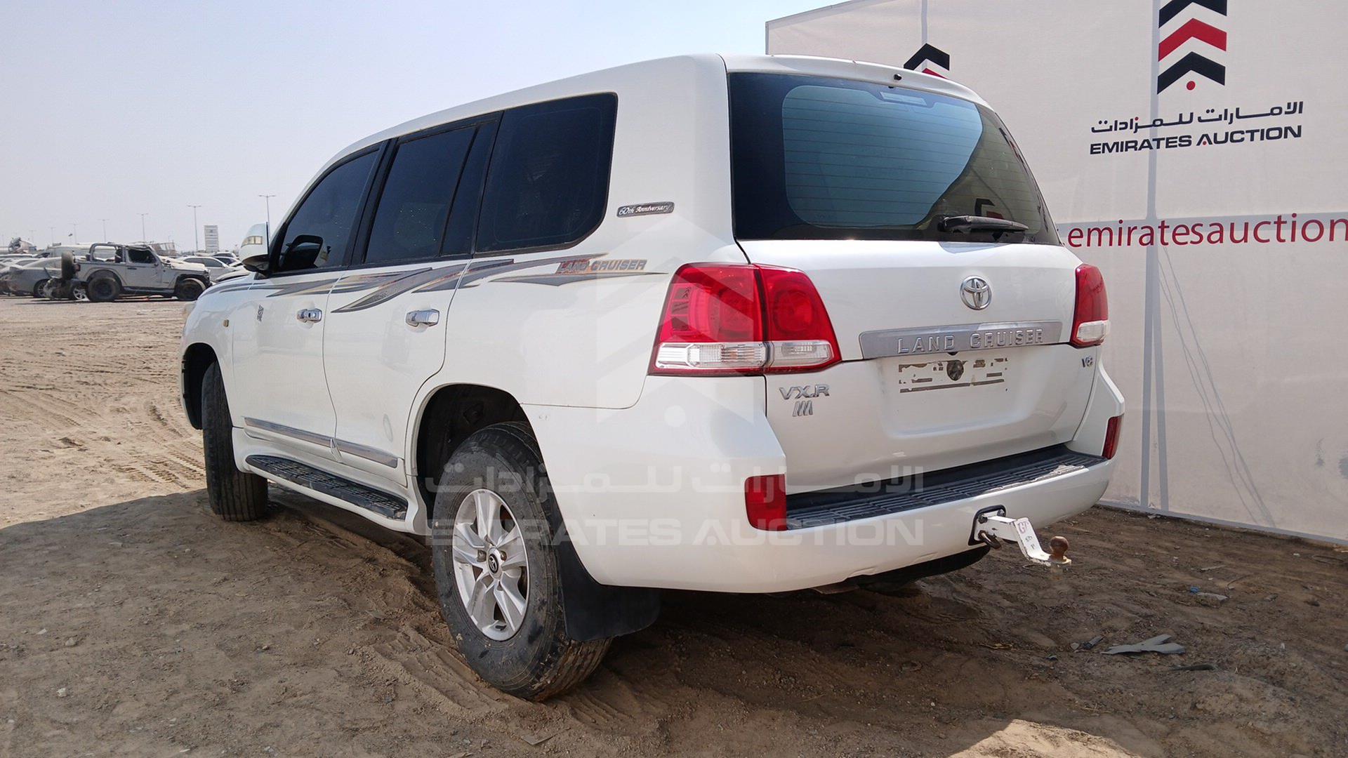 2011 TOYOTA LAND CRUISER VIN: JTMHT09J7B5093031
