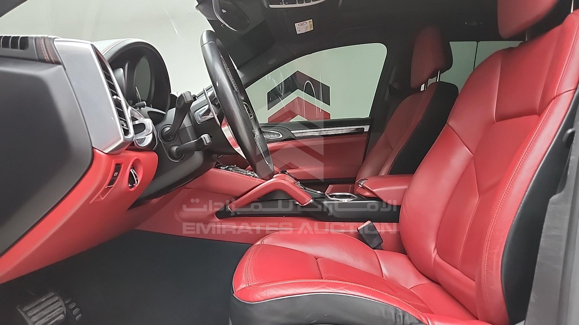 2016 PORSCHE CAYENNE VIN: WP1ZZZ92ZGLA05582