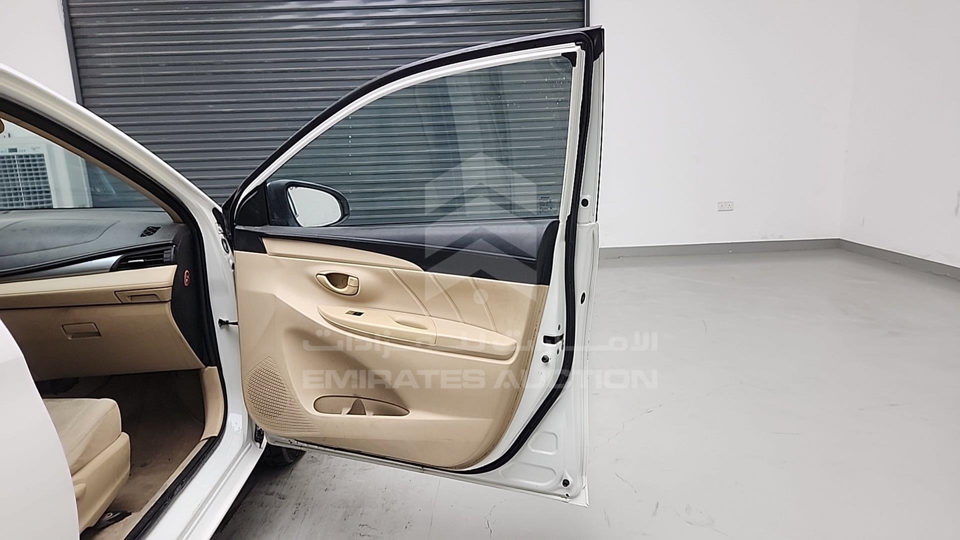 2015 TOYOTA YARIS VIN: MHFBT9F34F6028237
