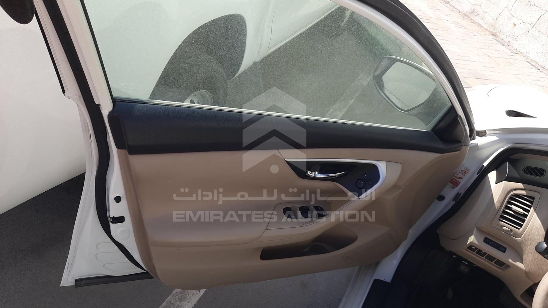 2018 NISSAN ALTIMA VIN: 1N4AL3A98JC274160