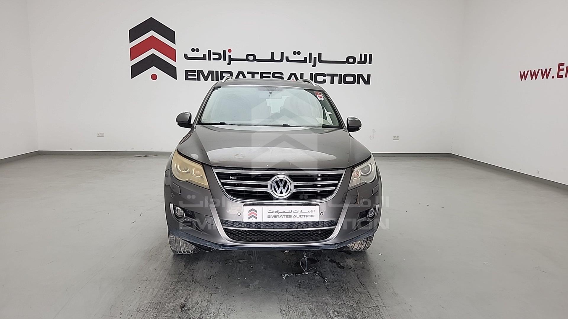 2011 VOLKSWAGEN TIGUAN VIN: WVGCE15N3BW020036
