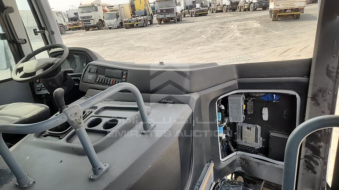تاتا LPO 916 2026 — زاوية واجهة الراكب الأمامي الأيمن — صورة 21