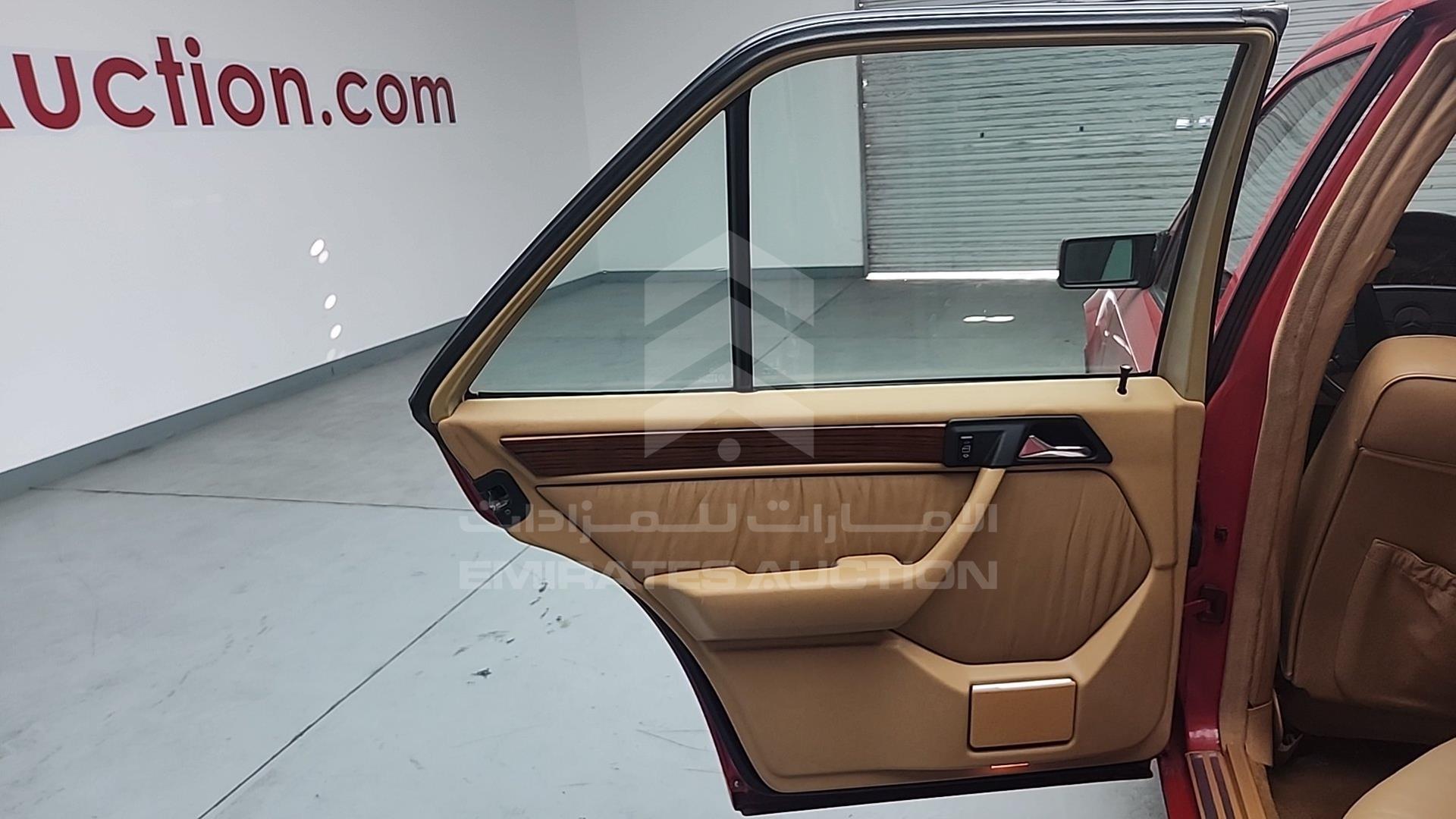1991 MERCEDES E 300 VIN: WDBEA30D2MB373024