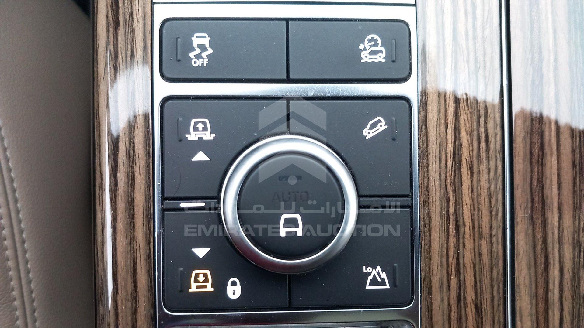 2018 RANGE ROVER HSE VIN: SALGA2BVXJA395227