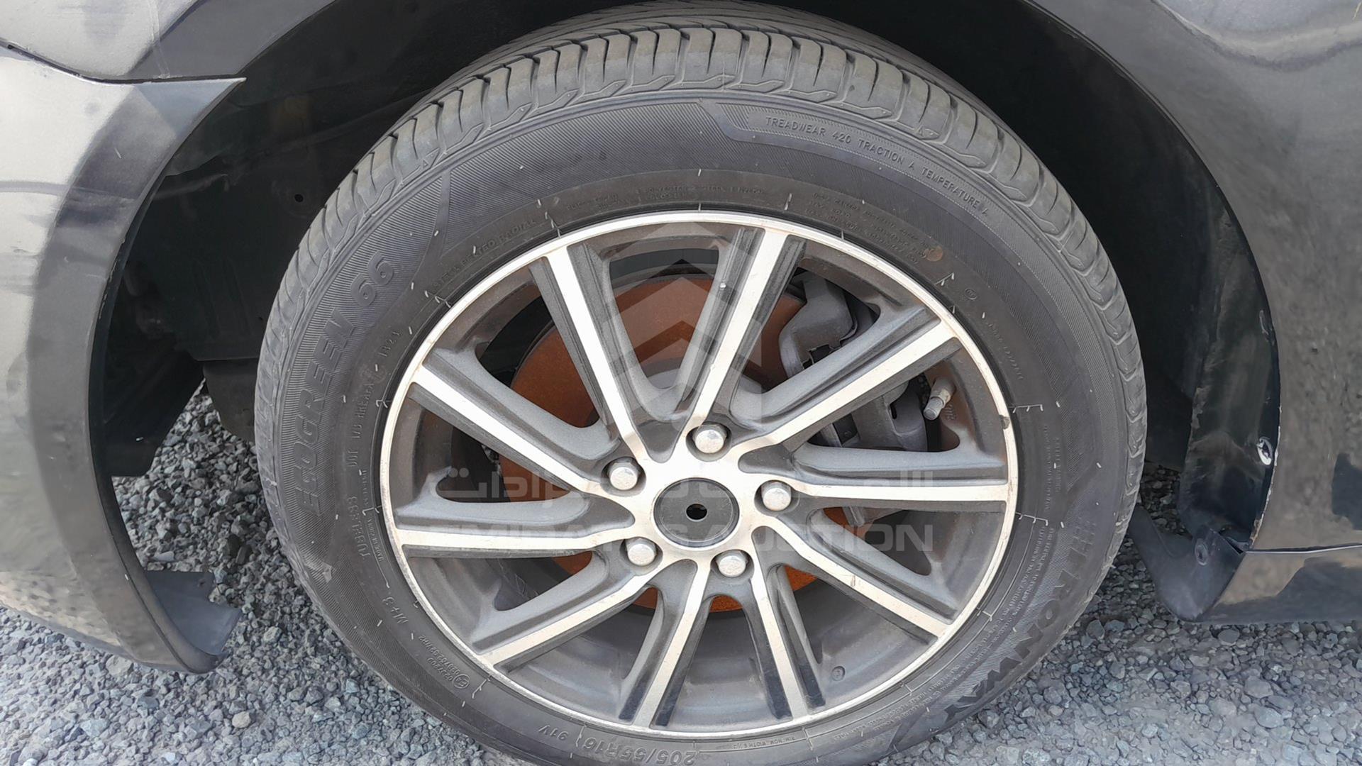 2011 HYUNDAI SONATA VIN: 5NPEB4AC1BH007724