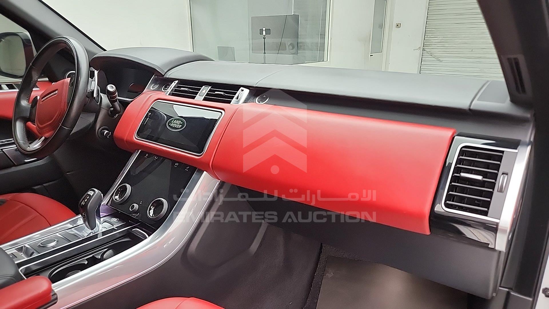2018 RANGE ROVER SPORT VIN: SALWA2BE9JA182409