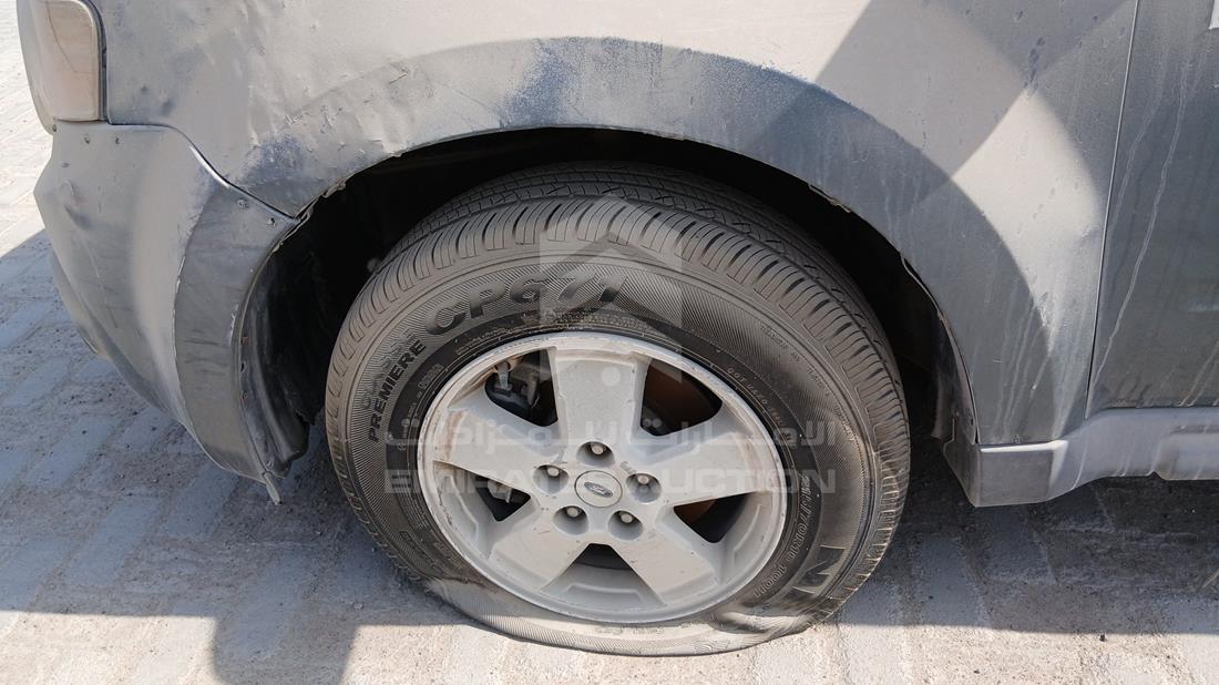 فورد اسكيب 2012 — الإطار الأمامي الأيسر — صورة 32