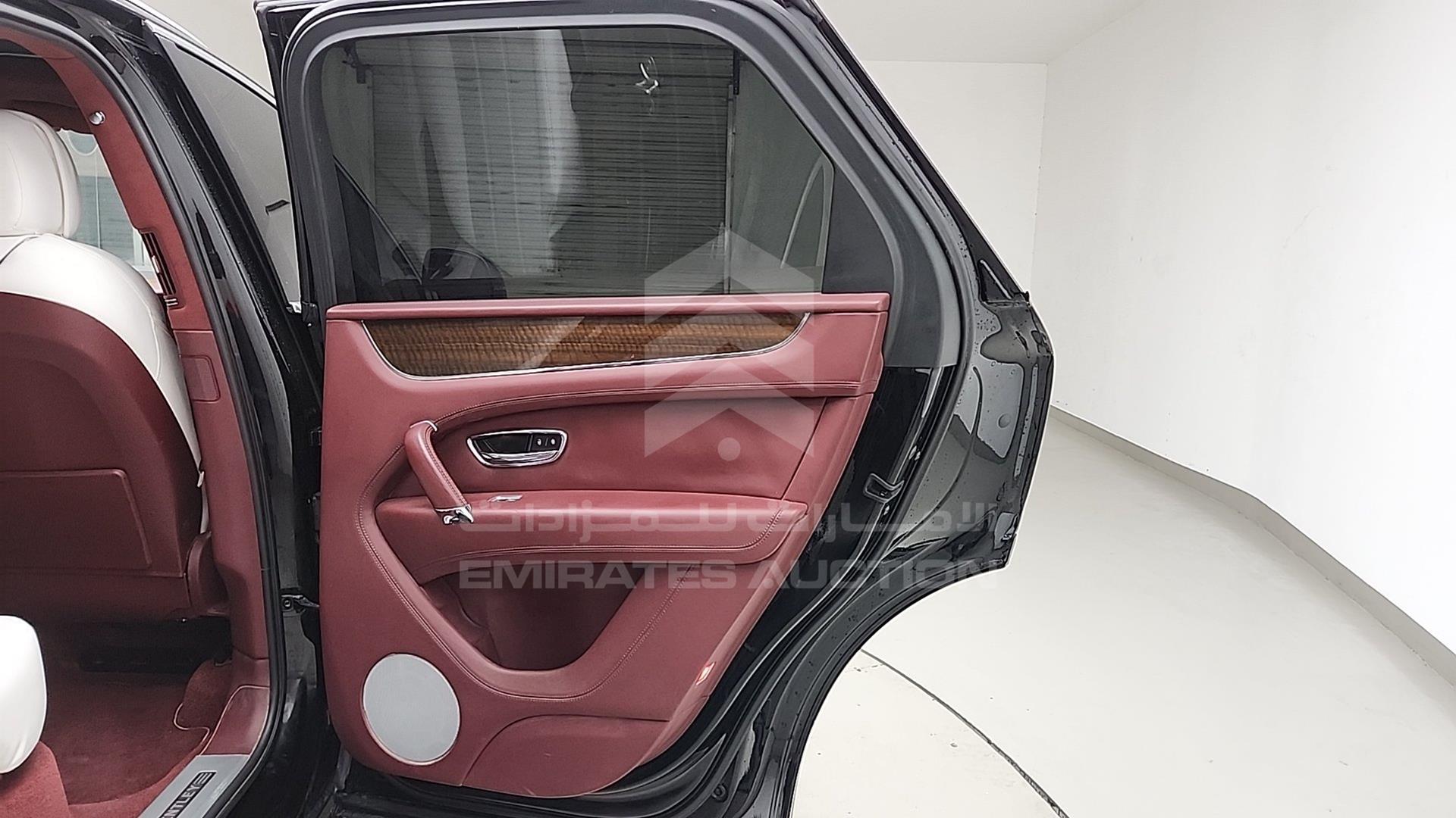 2019 BENTLEY BENTAYGA VIN: SJAAL1ZV2KC023332