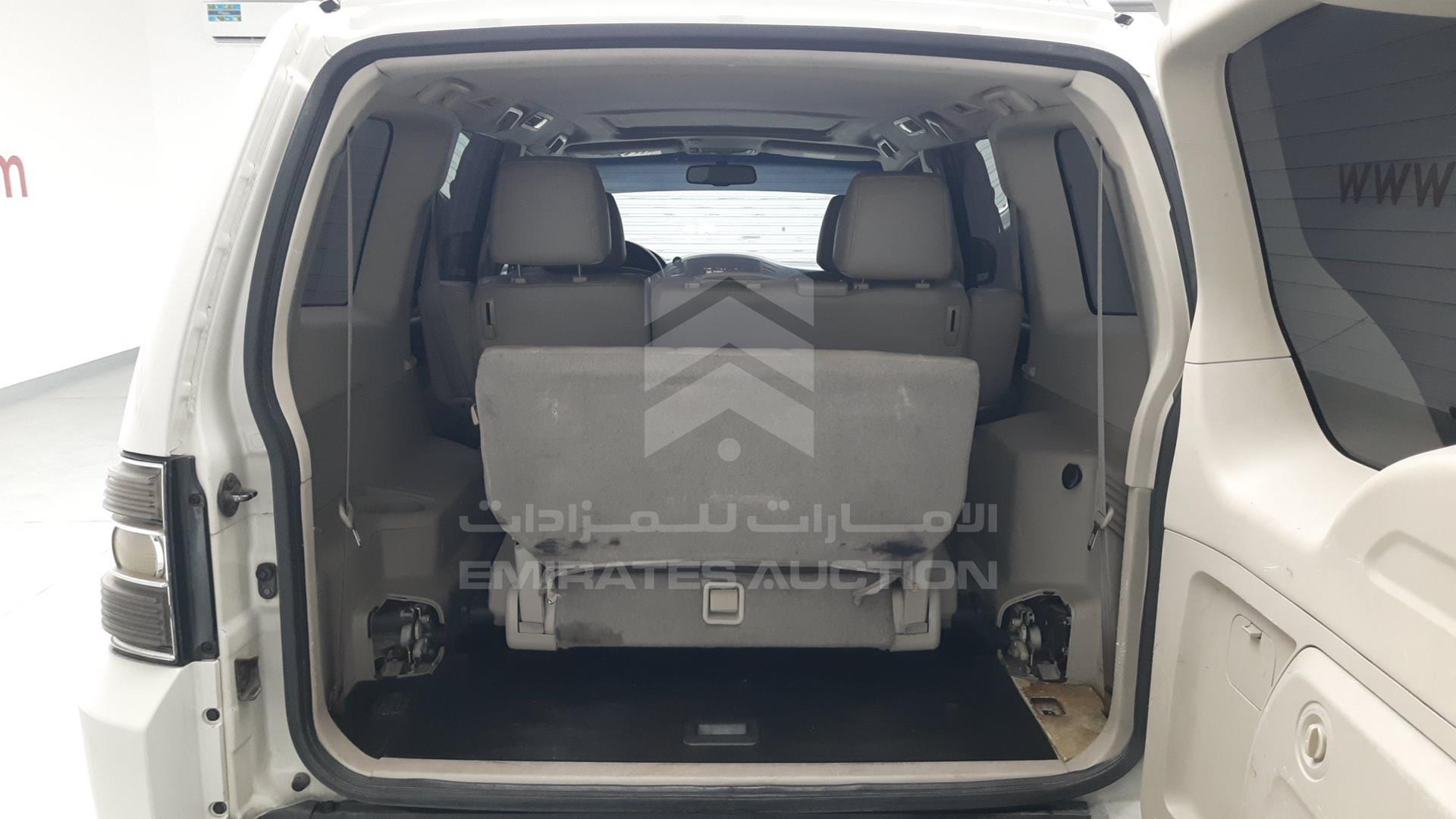 2008 MITSUBISHI PAJERO VIN: JMYLRV93W8J728895