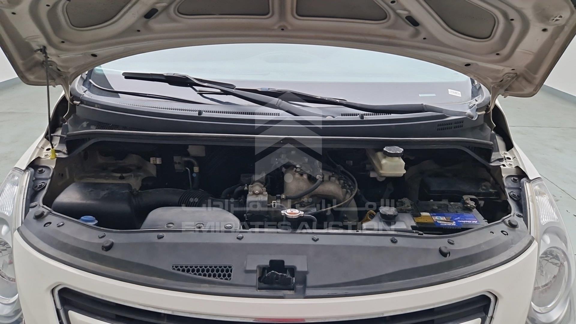 2016 HYUNDAI H1 VIN: KMJWA37RXGU775139