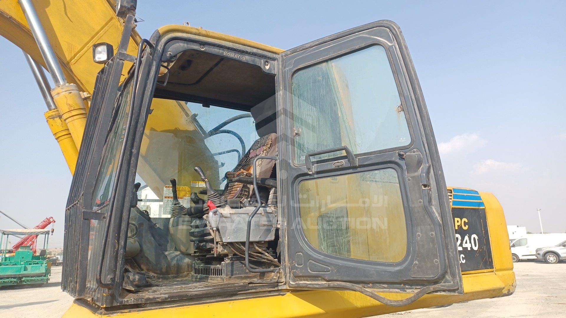 2010 KOMATSU --- VIN: KMTPC181E62BJ4470