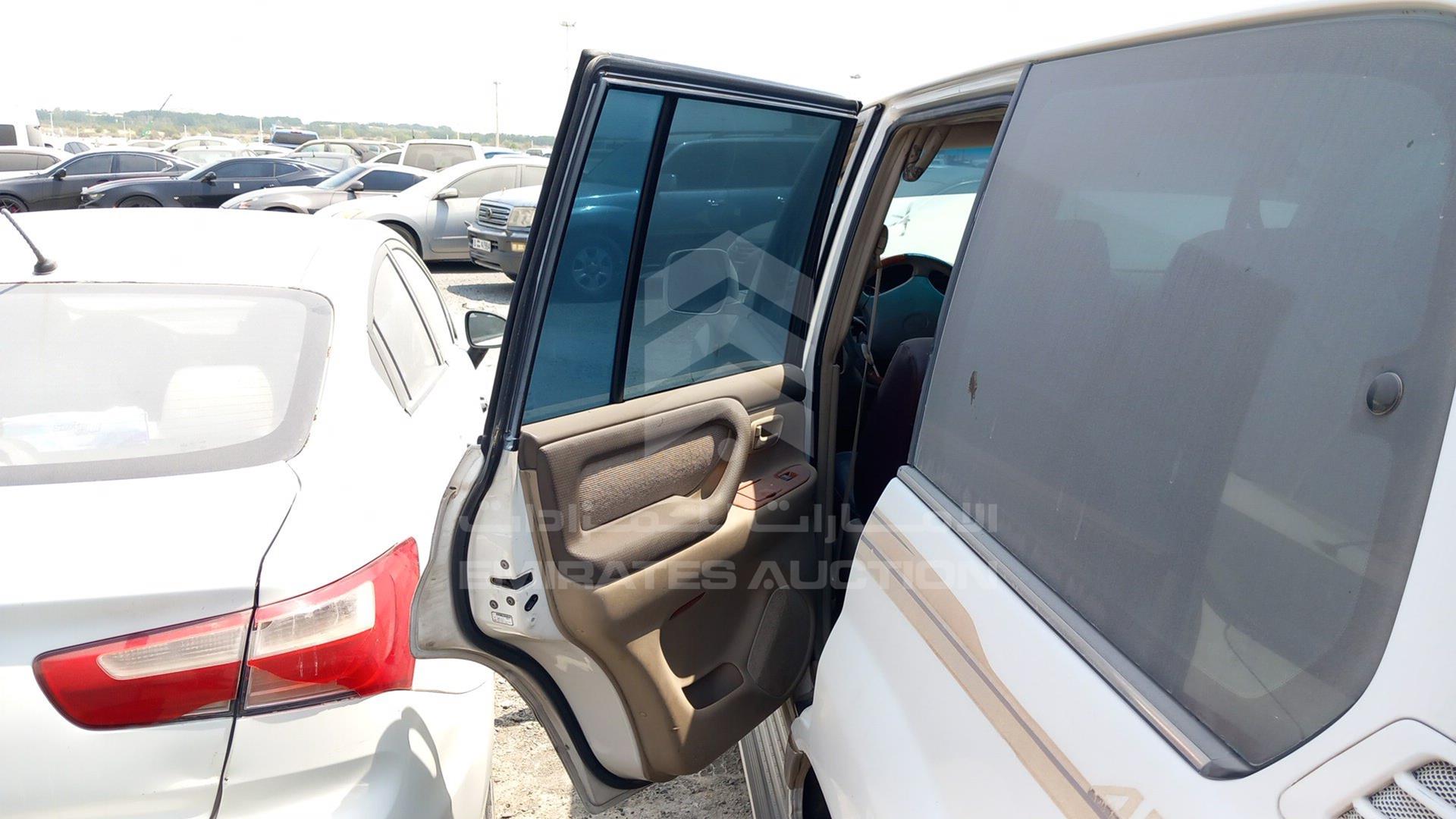 2005 TOYOTA LAND CRUISER VIN: JTEHJ09J755117236