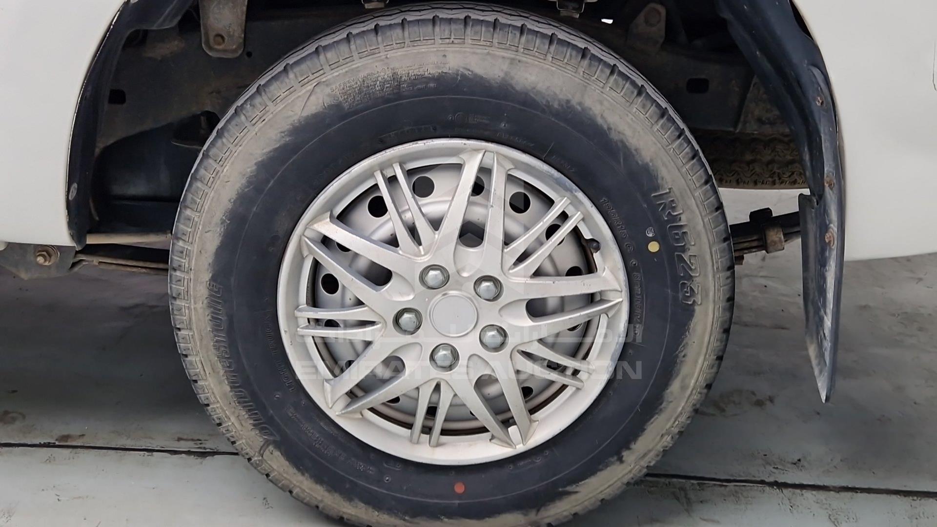 2008 TOYOTA HILUX VIN: MR0EX12G782305420