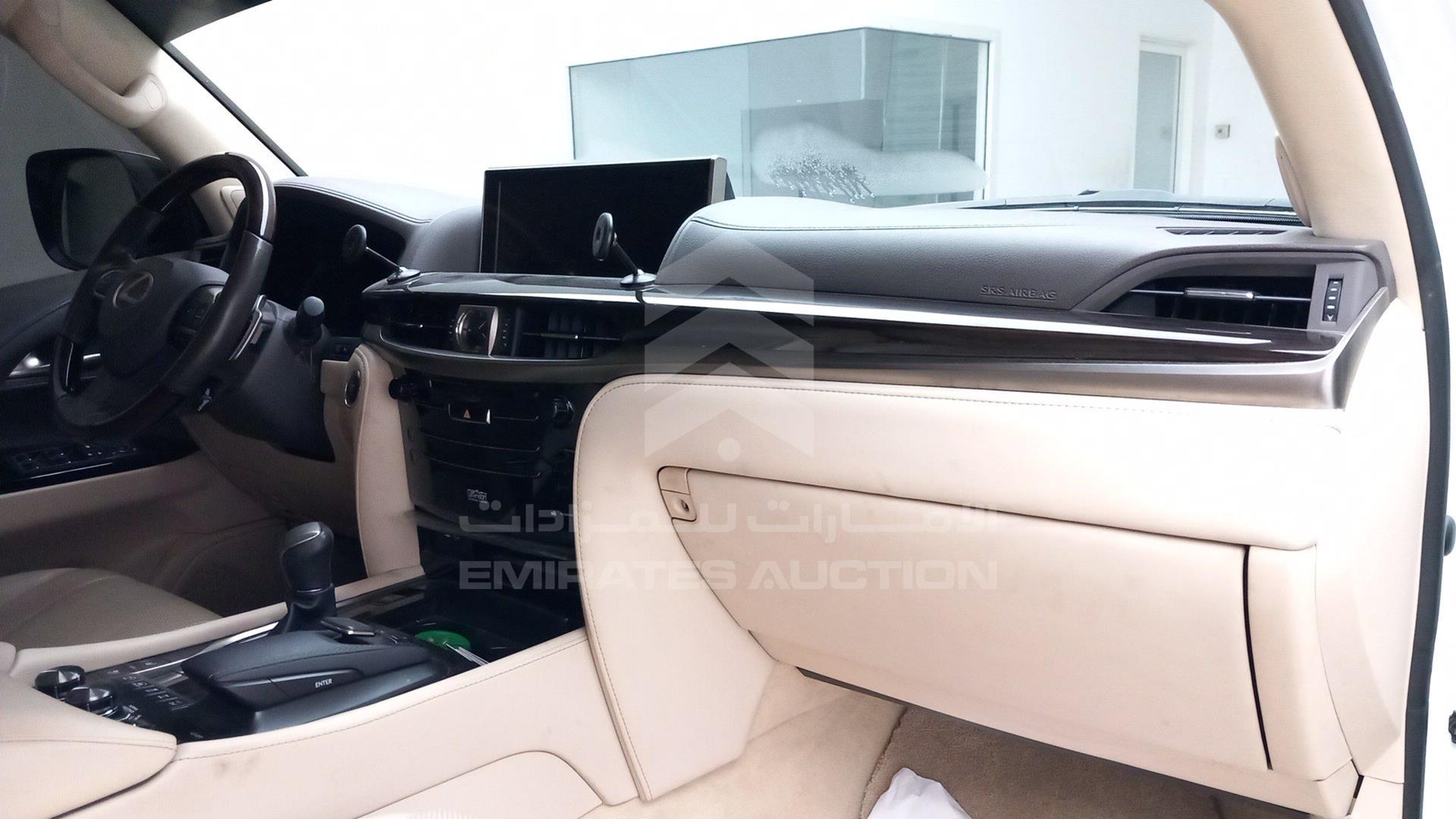 2016 LEXUS LX 570 VIN: JTJHY00WXG4203252