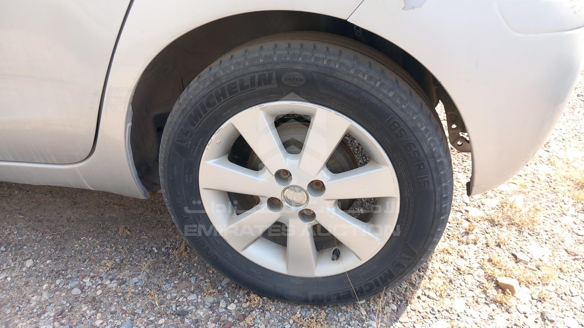 2009 TOYOTA YARIS VIN: JTDKW923795125841