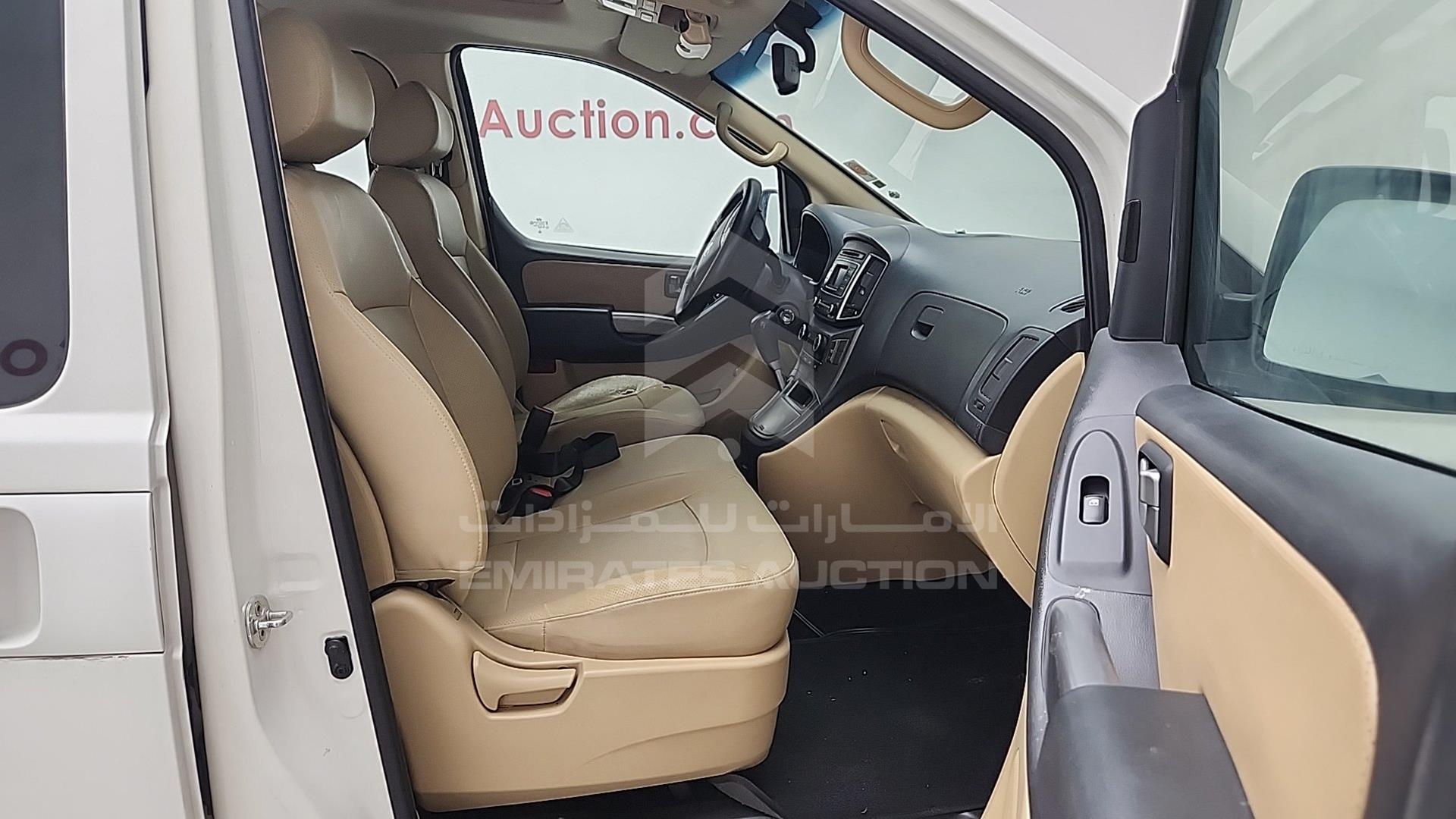 2018 HYUNDAI H1 VIN: KMJWA37R0JU946956