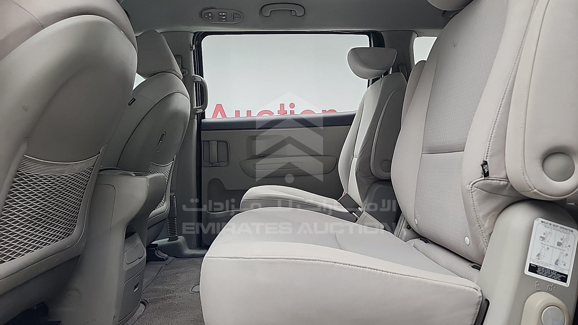 2016 KIA SEDONA VIN: KNDMA5C18G6118093