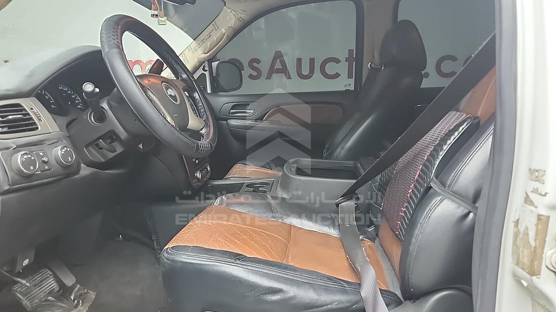 2008 Chevrolet Tahoe — Front Left Driver Seat View — Photo 12